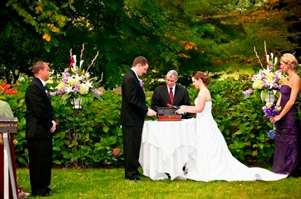 maestro de ceremonias en una boda